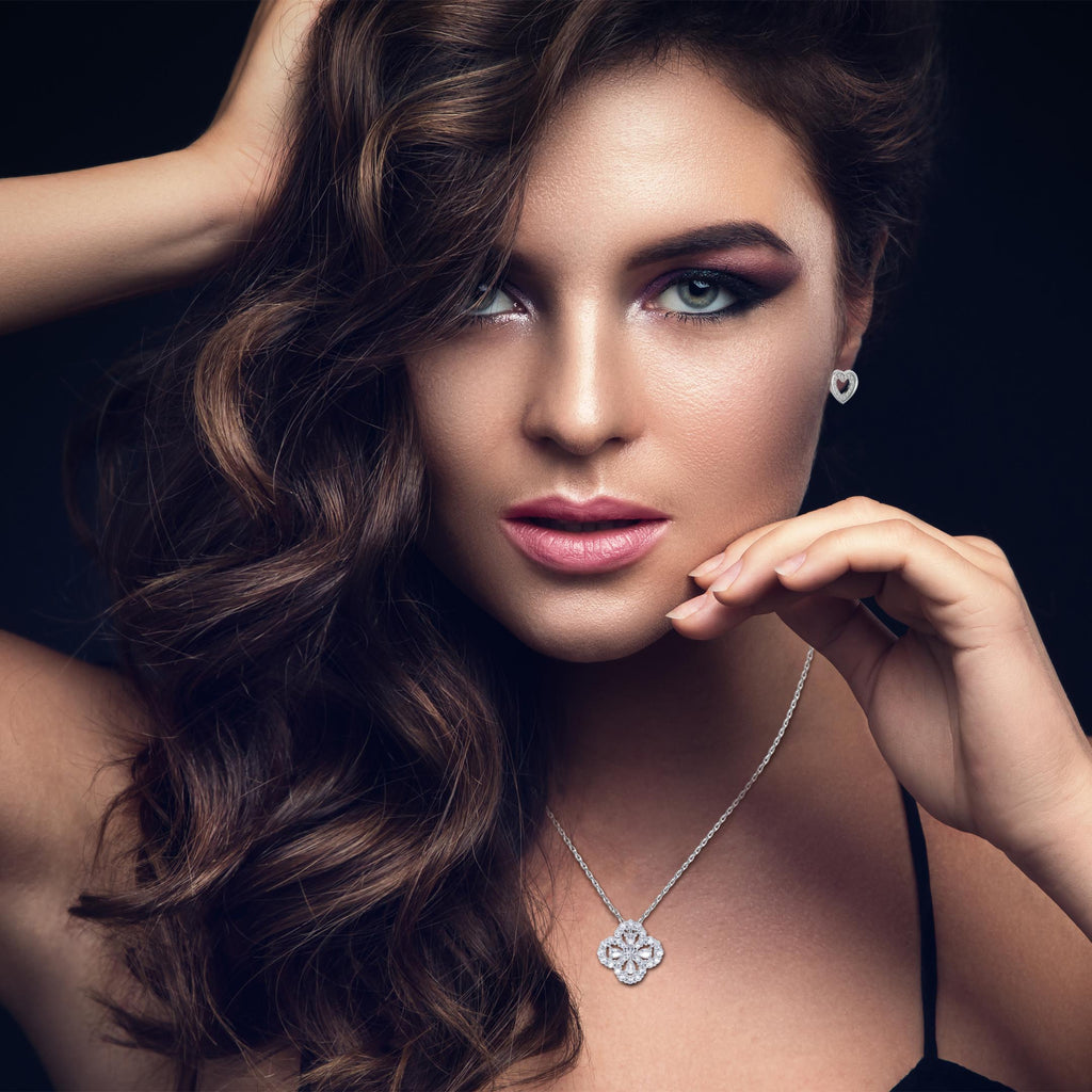 Luxe Clover Pendant Necklace